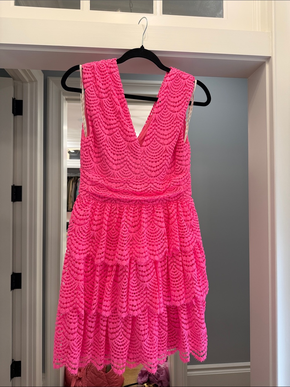 Lilly Pulitzer women's  Sleeveless Lace V-Neck Pink Dress